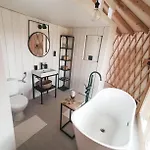 Jurty Glamping Роскошный шатер Гостынин