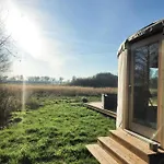 Jurty Glamping 豪华帐篷 *