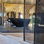 Luxe tent Jurty Glamping *