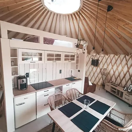 Jurty Glamping Luxussátor *