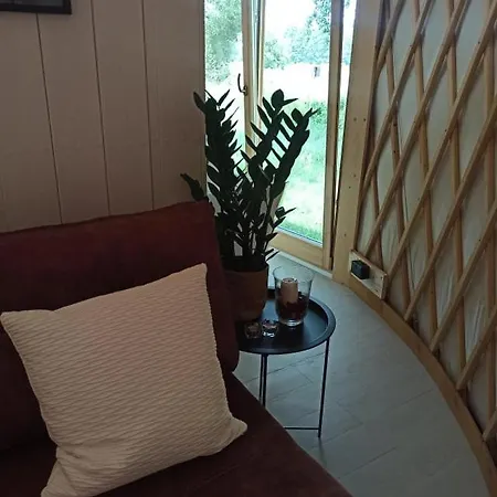 Jurty Glamping * גוסטנין