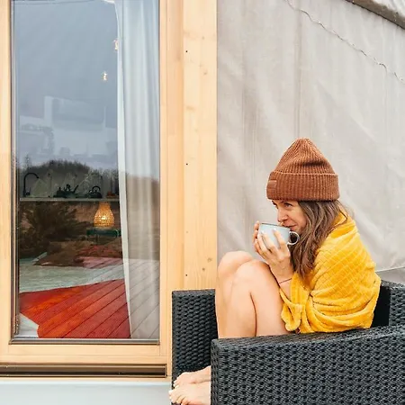 Luxe tent Jurty Glamping