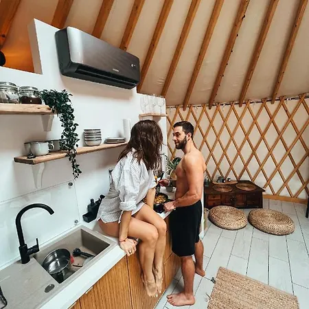 Jurty Glamping *