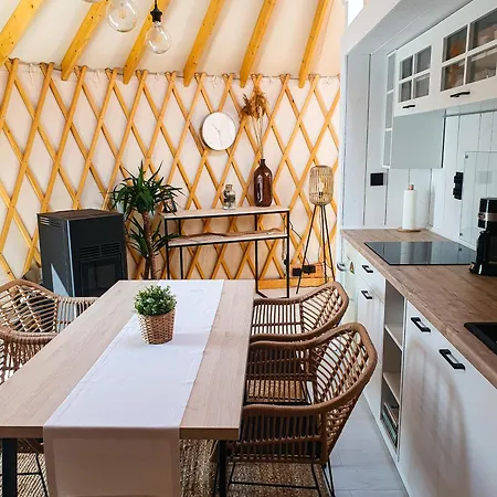 Jurty Glamping Luxe tent *