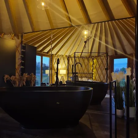 豪华帐篷 Jurty Glamping