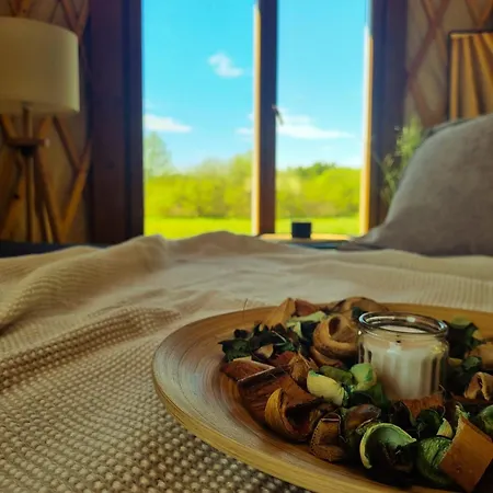 豪华帐篷 Jurty Glamping 戈斯蒂宁