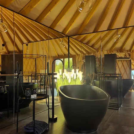 Jurty Glamping