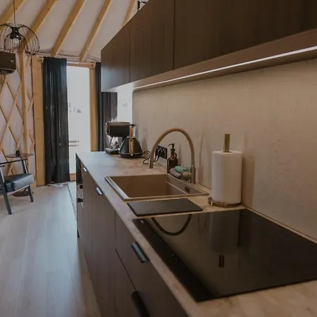 אוהל מפואר Jurty Glamping *