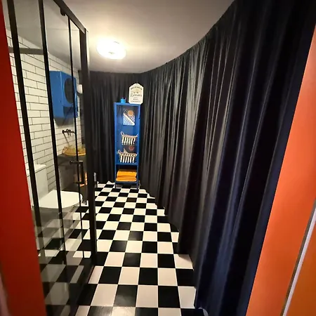 אוהל מפואר Jurty Glamping גוסטנין