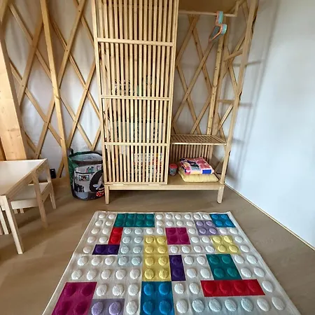 אוהל מפואר Jurty Glamping גוסטנין